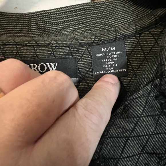 An Arrow polo shirt in size medium - Picture 3 of 6